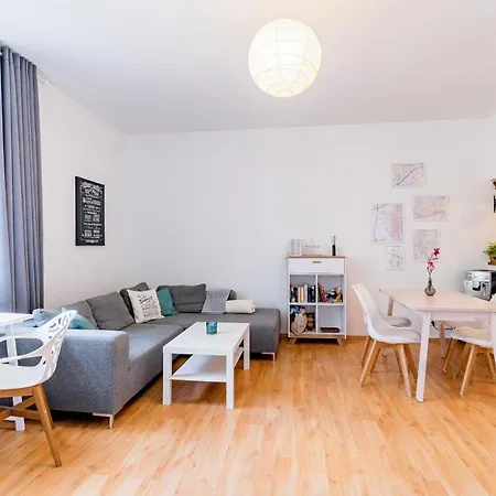 شقة Helle In Top-lage, Hasselbachplatz - Altstadt, W-lan, 4 Schlafplaetze