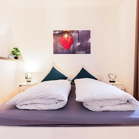Apartment Helle In Top-lage, Hasselbachplatz - Altstadt, W-lan, 4 Schlafplaetze *